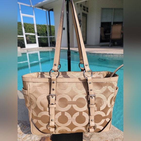 Coach Signature Buckle Tote Bag Tan With Leather Trim - Picture 12 of 14
